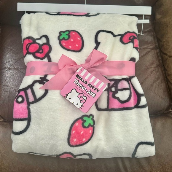 Hello Kitty with Strawberry Drink & Strawberries 60” x 70” Plush Throw Blanket - Picture 7 of 14